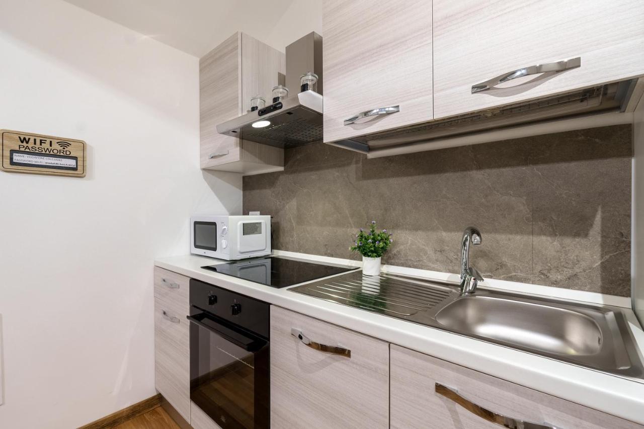 Centro Storico Duomo A 5 Minuti Love Suite Wifi Netflix Milan Bagian luar foto
