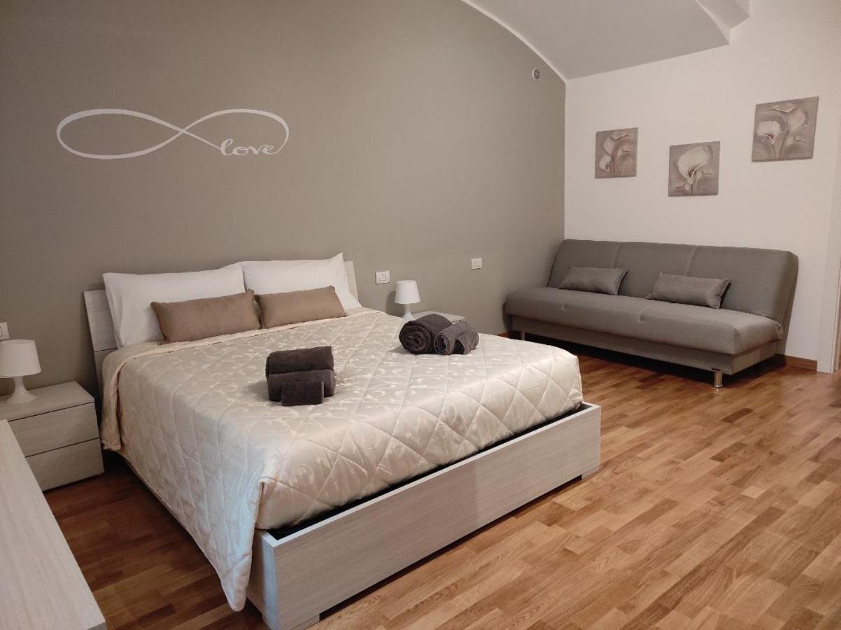 Centro Storico Duomo A 5 Minuti Love Suite Wifi Netflix Milan Bagian luar foto